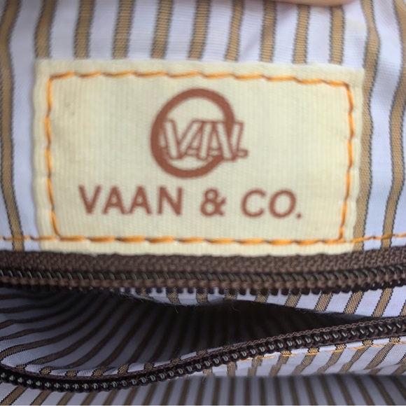 VAAN & CO. Nomad Athens Crossbody - Picture 16 of 16